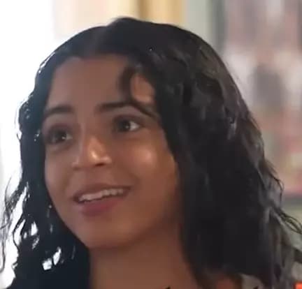 Isabela Sanchez  thumbnail