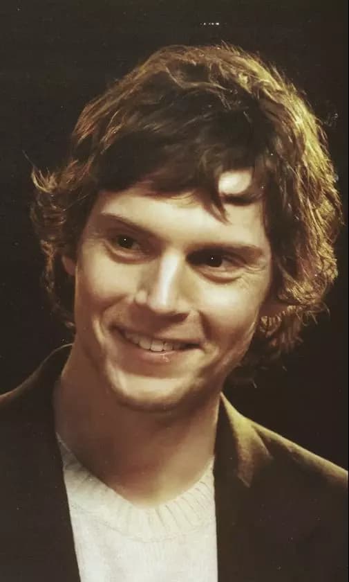 Evan Peters thumbnail