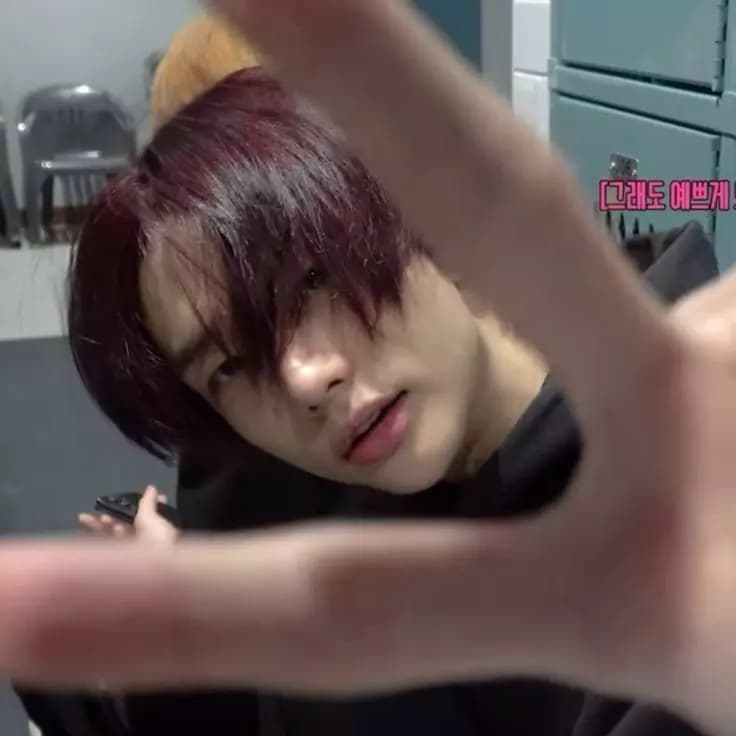 Hyunjin - The World of Magic thumbnail