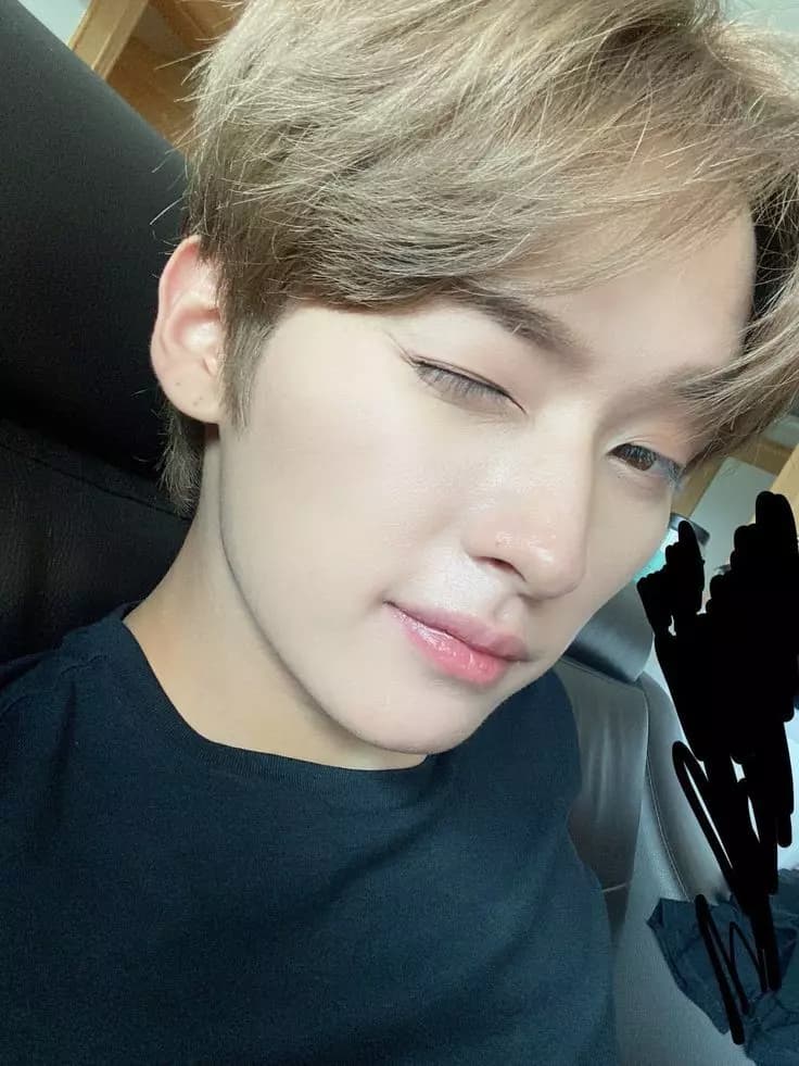 Lee know thumbnail