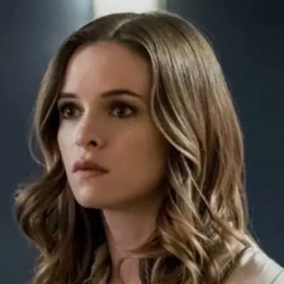 Caitlin Snow thumbnail