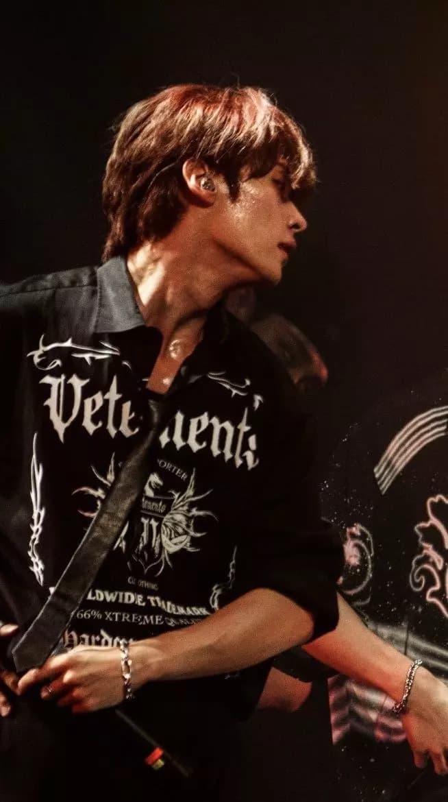 Lee Know thumbnail