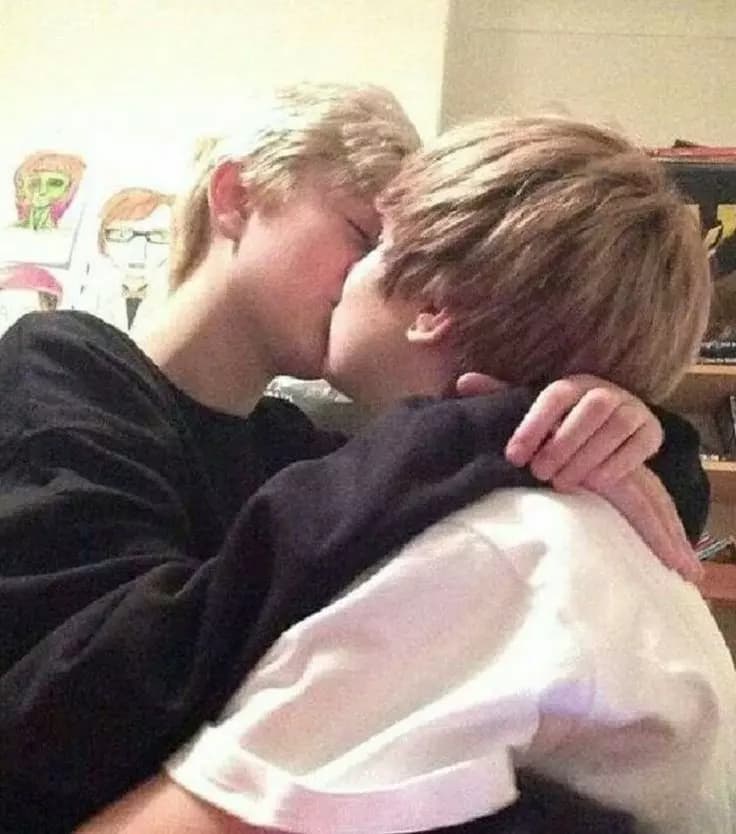 Jonas.👨🏼‍❤️‍💋‍👨🏼💌 thumbnail