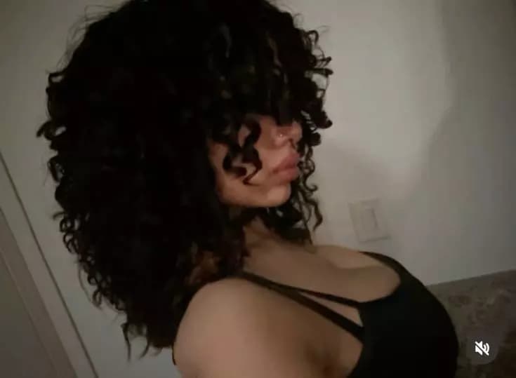 Girlfriend  thumbnail