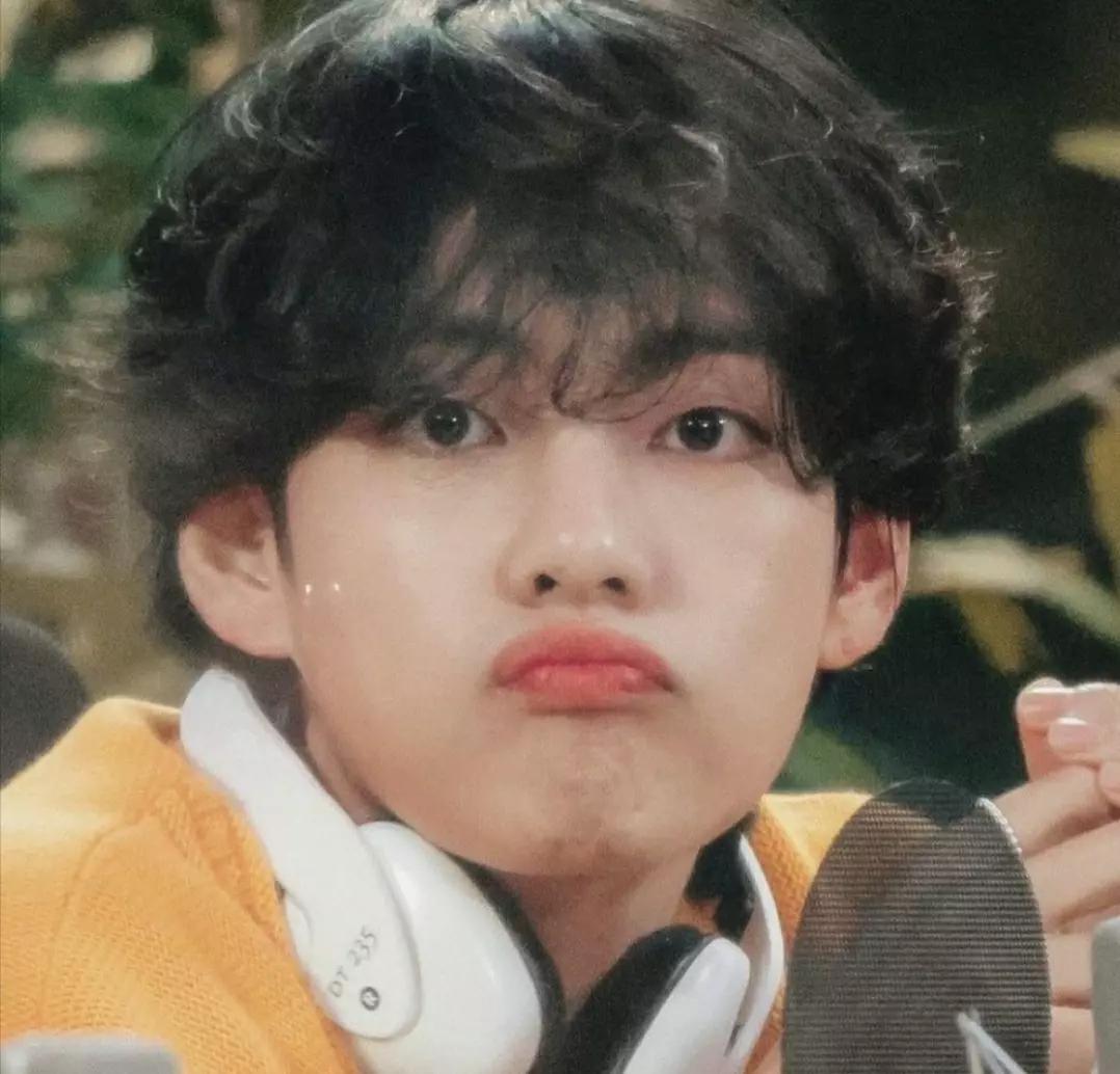 Kim taehyung  thumbnail