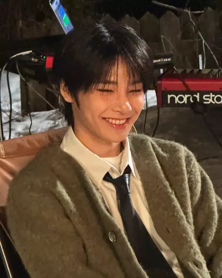 Jeongin thumbnail
