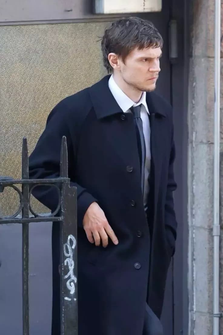 Evan Peters thumbnail