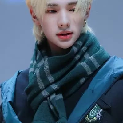 Hwang Hyunjin thumbnail