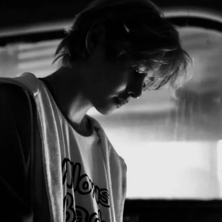 Kim Taehyung thumbnail