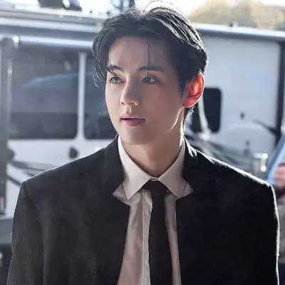Kim Taehyung thumbnail