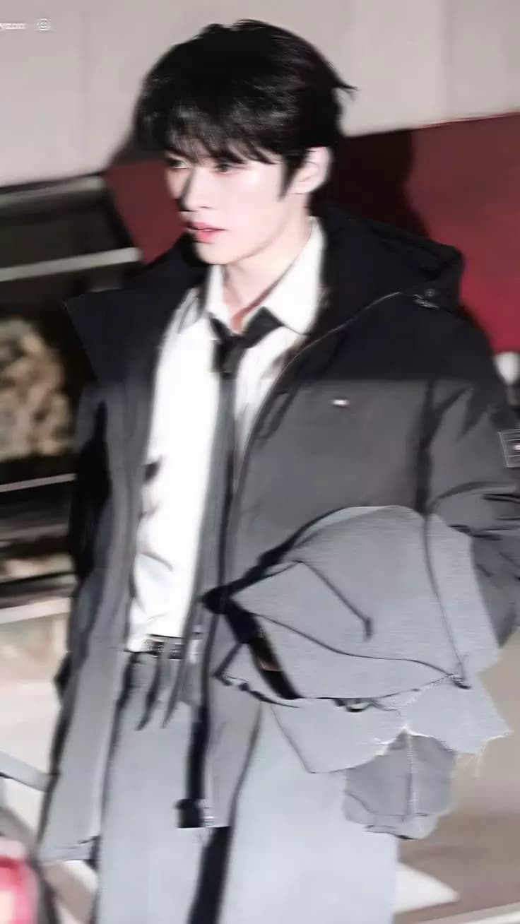Lee Know thumbnail