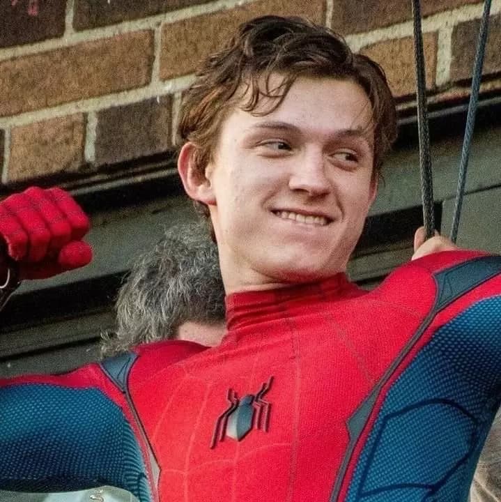 Peter Parker - Spiderman. . . thumbnail