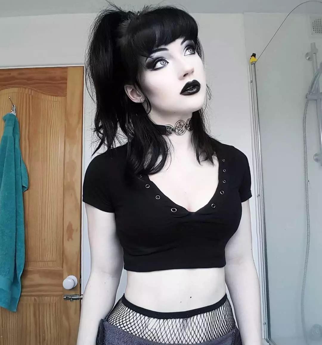 Goth girl  thumbnail