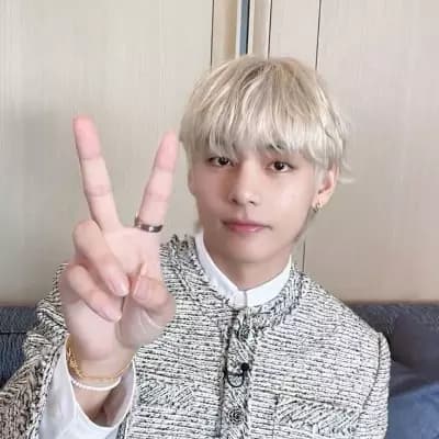 Kim Taehyung thumbnail