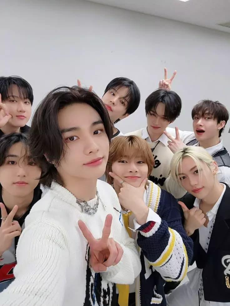 Stray Kids thumbnail
