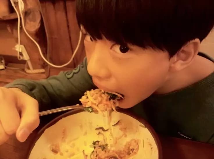 Small Hyunjin thumbnail