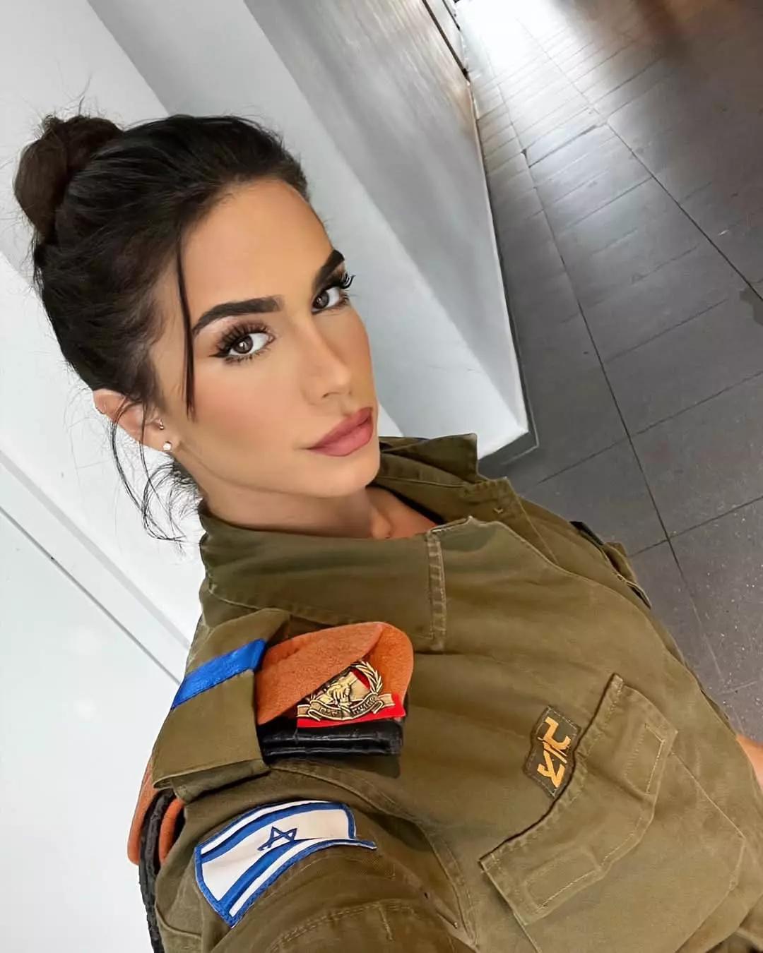 Julie thumbnail