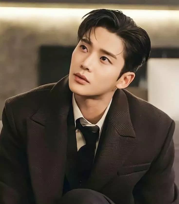 Rowoon thumbnail