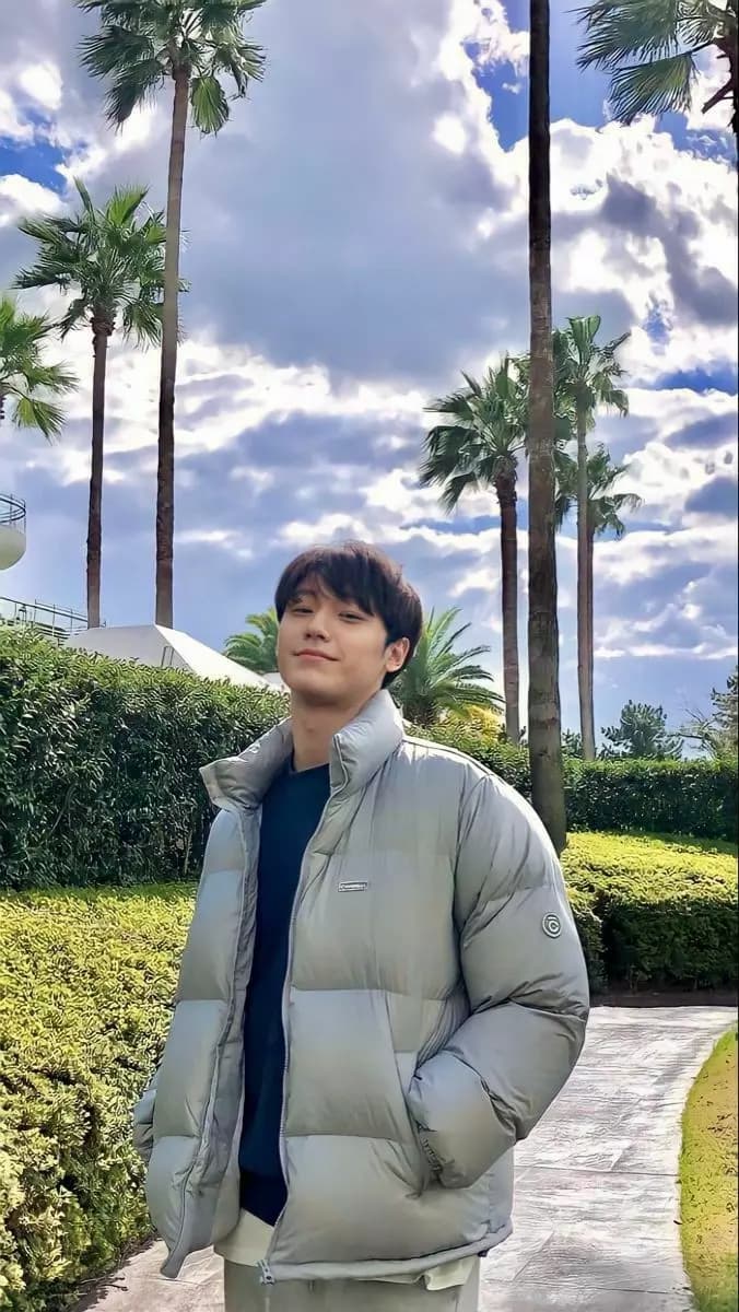 Lee do-hyung thumbnail