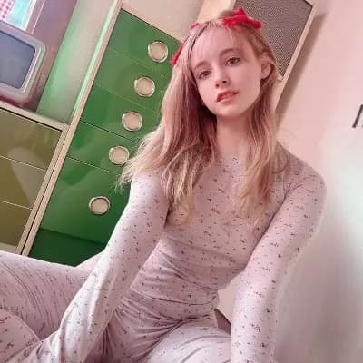 Elena thumbnail
