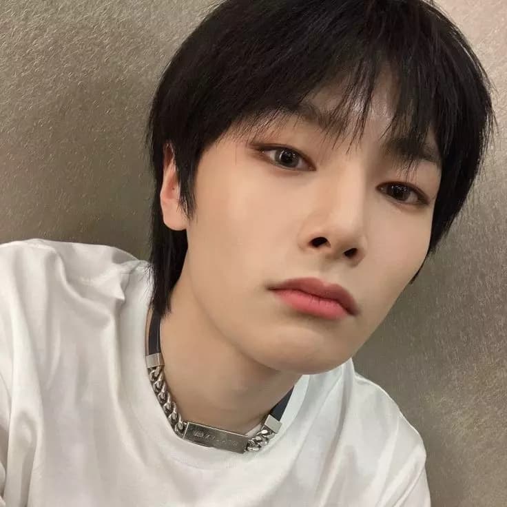 Jeongin thumbnail