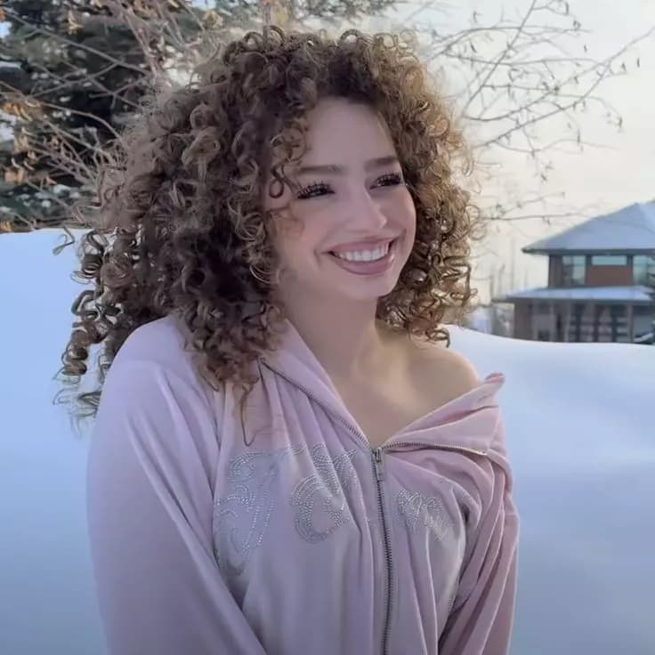 Eliana Kalogeras thumbnail