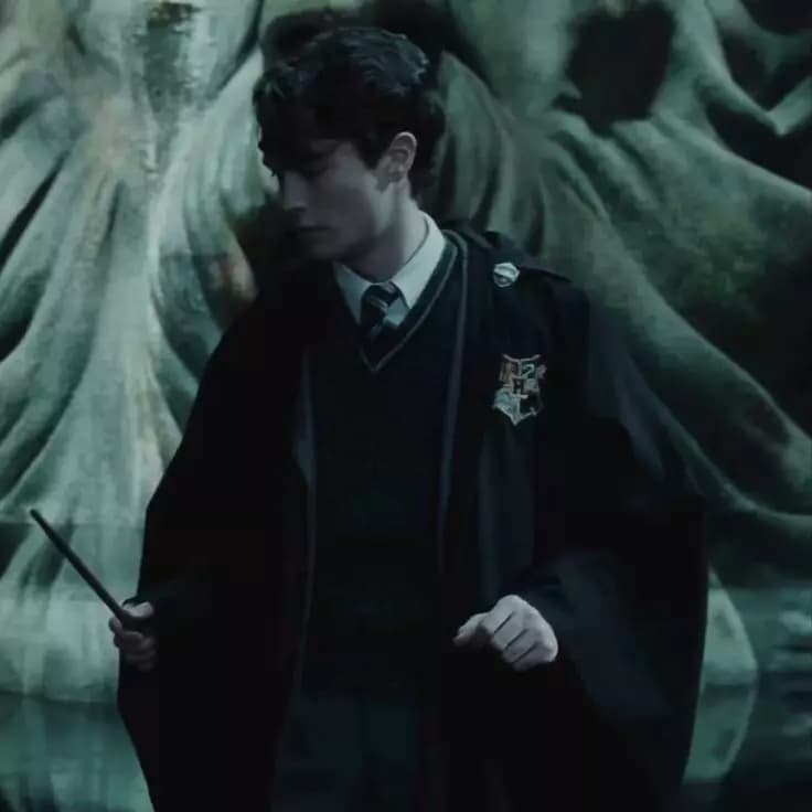 Tom riddle  thumbnail