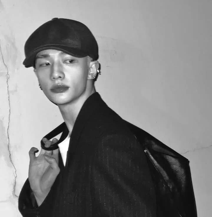 Hwang Hyunjin thumbnail
