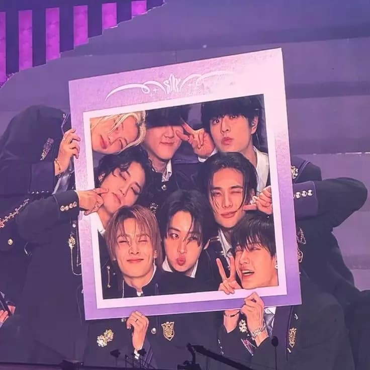 Stray Kids thumbnail