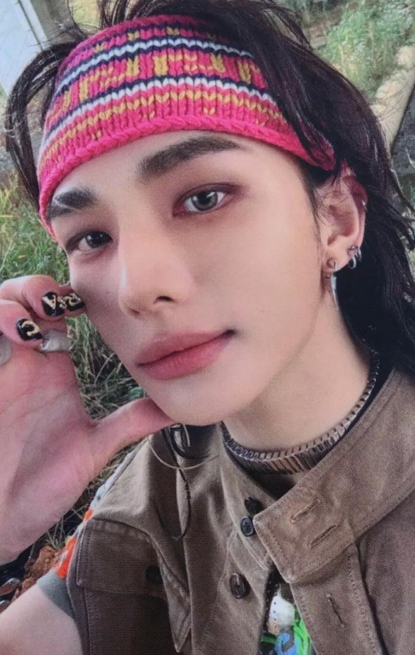 Hwang Hyunjin thumbnail