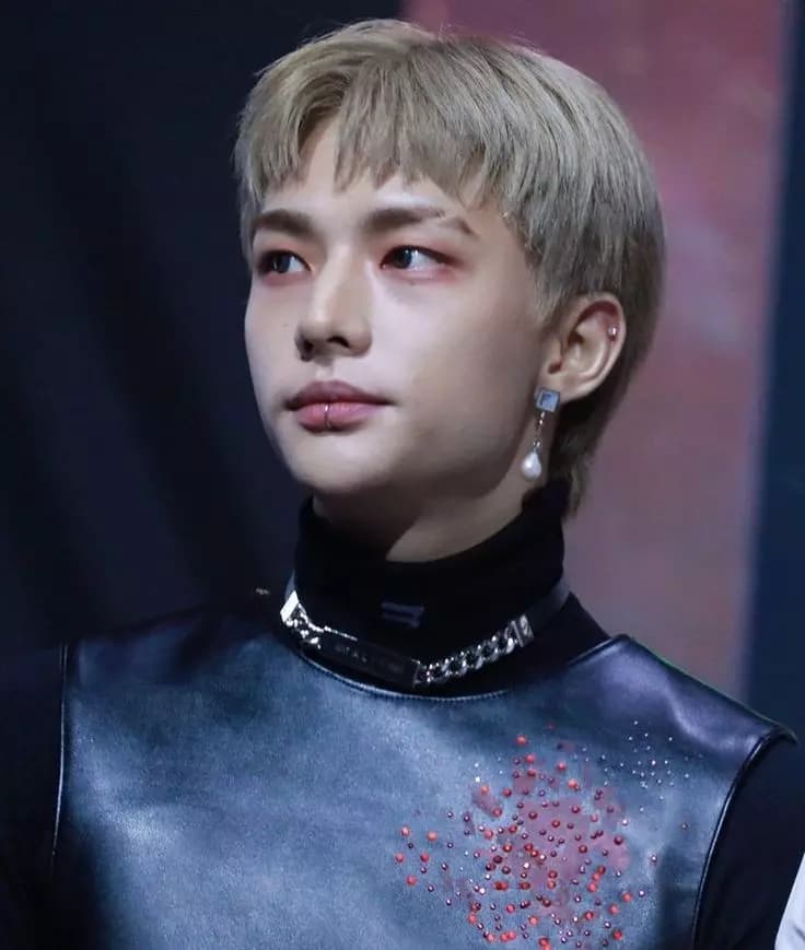 Hwang Hyunjin thumbnail