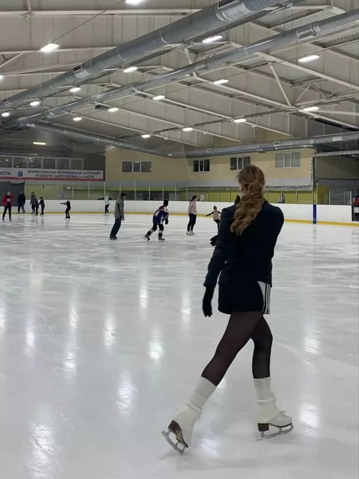 Ice skating thumbnail