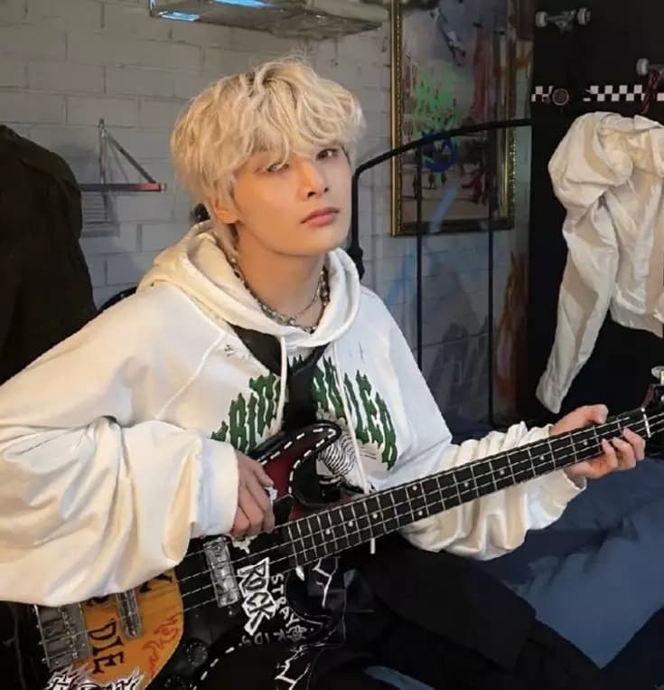 Jeongin thumbnail