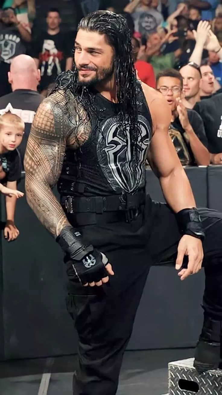 Román Reigns (WWE) thumbnail