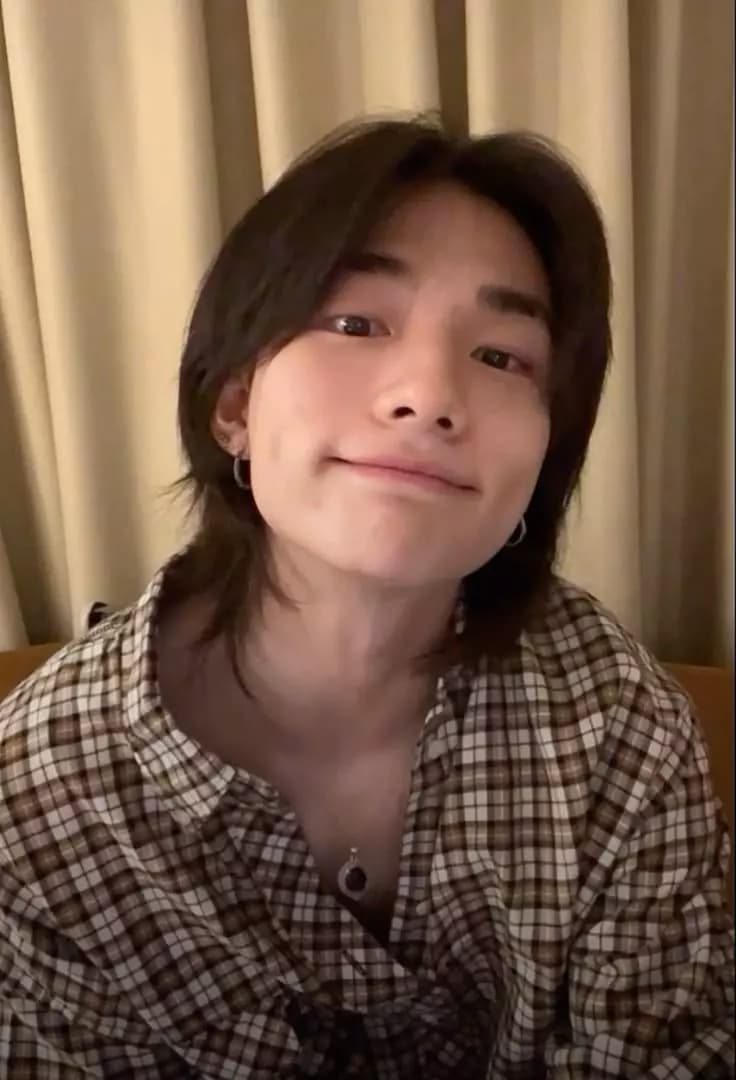 Hyunjin  thumbnail
