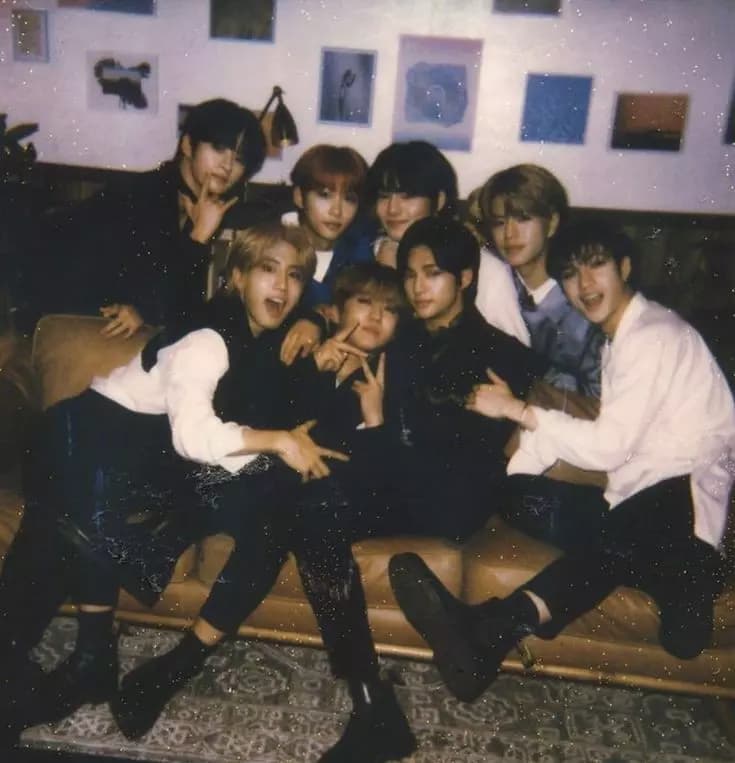 Straykids thumbnail