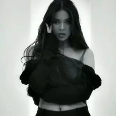 Hailee Steinfeld thumbnail