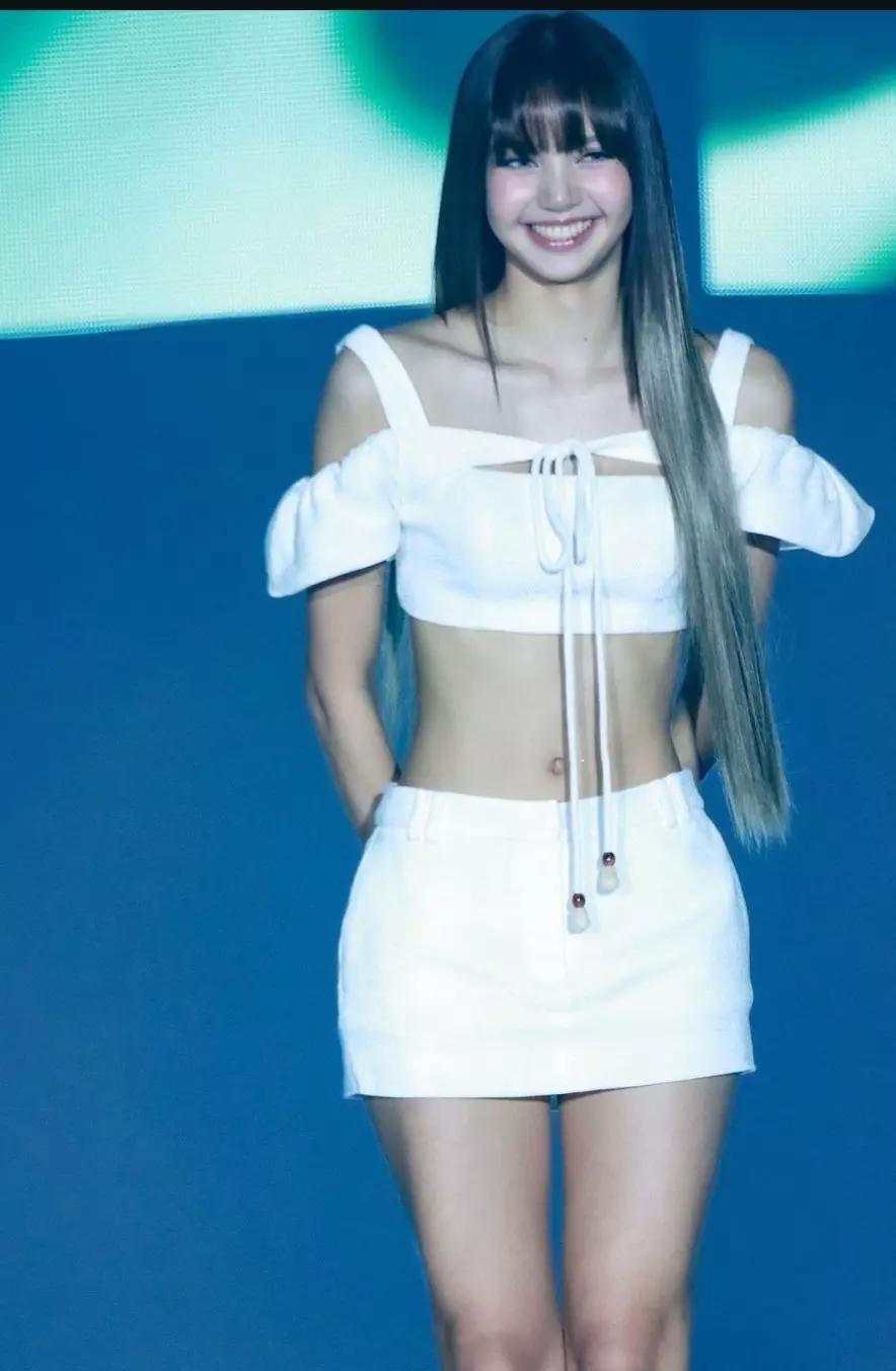 Lisa Manoban -Lalisa thumbnail