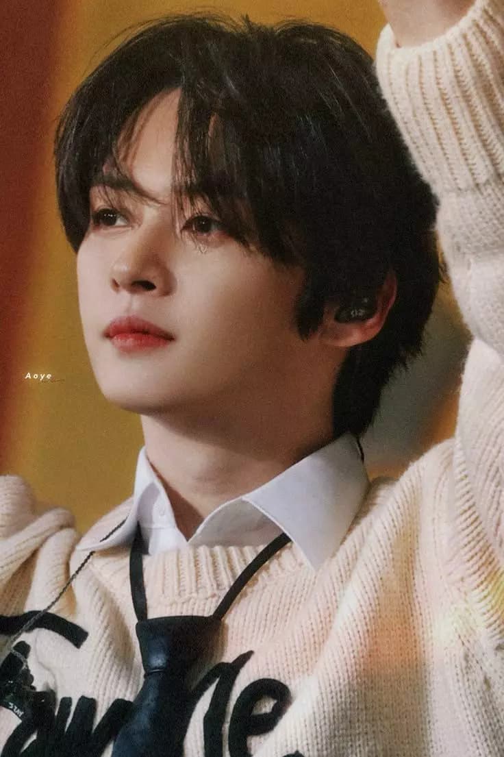 Lee Know thumbnail