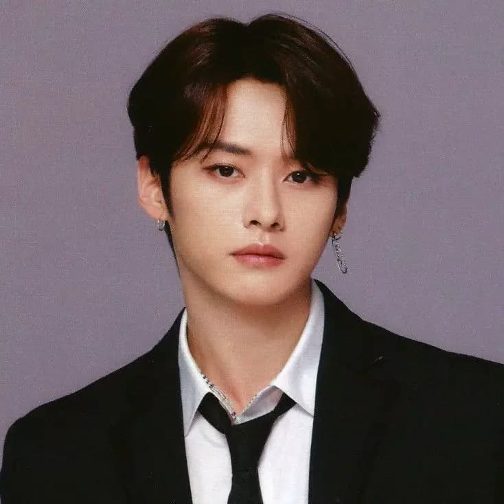 Lee Know thumbnail