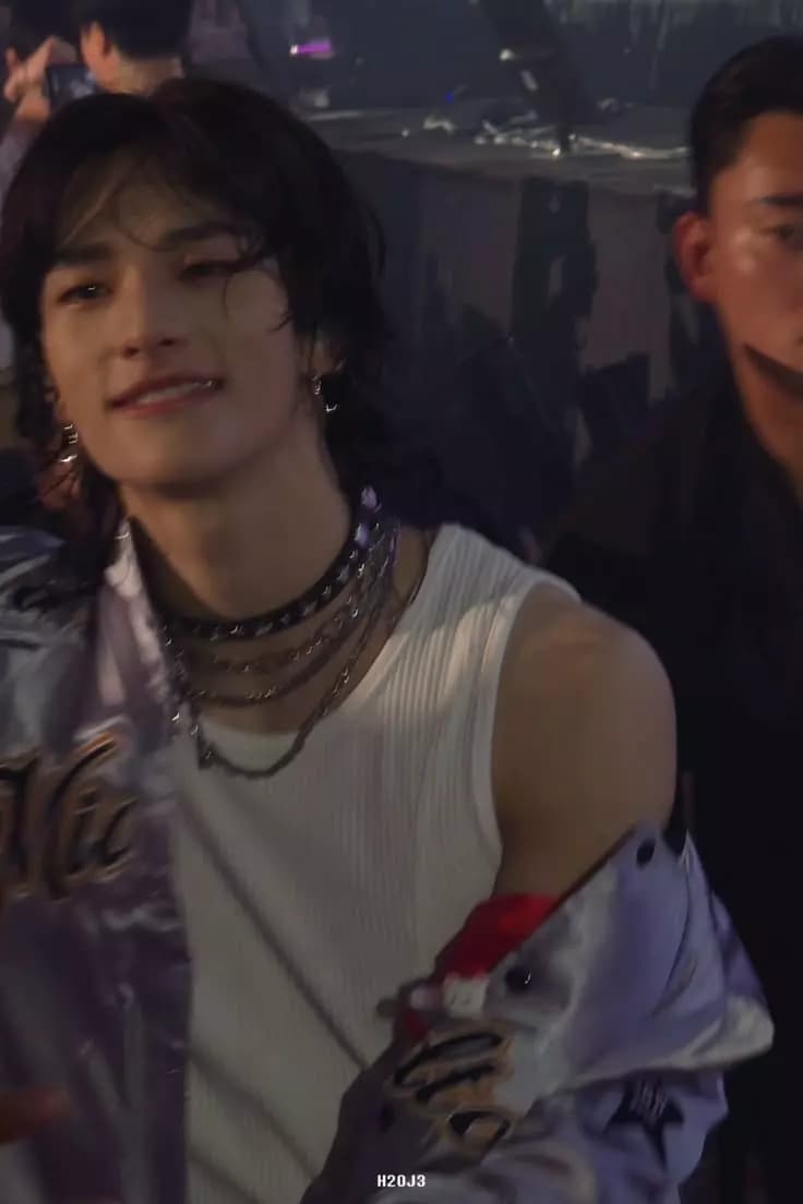 Hwang Hyunjin thumbnail