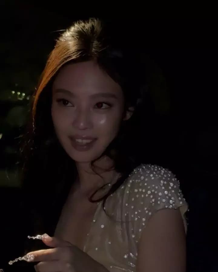 Jennie thumbnail