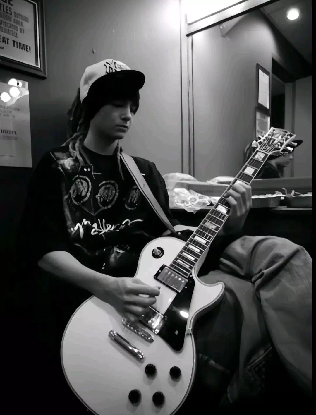 Tom Kaulitz thumbnail