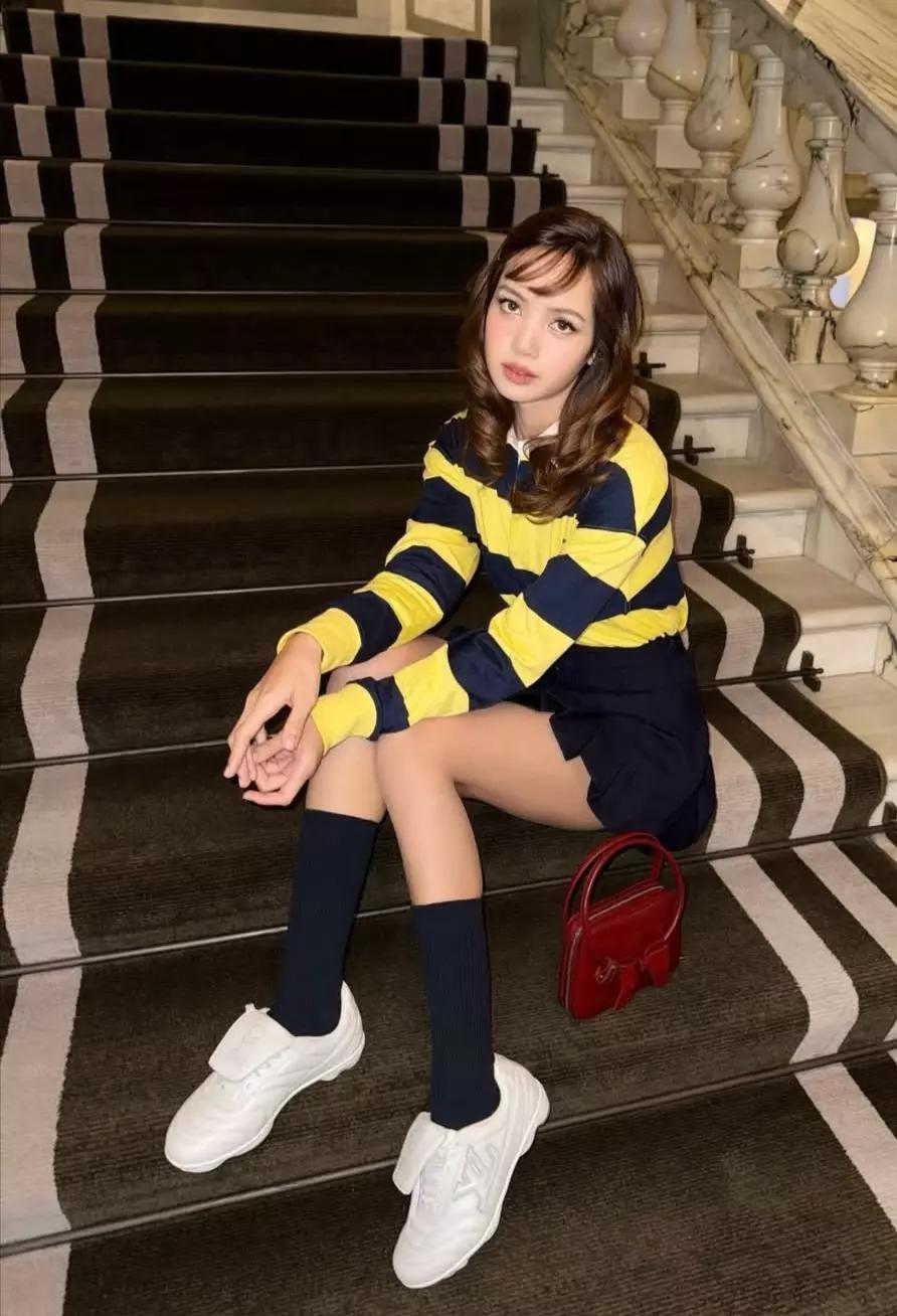 Lisa Manoban - Lalisa thumbnail