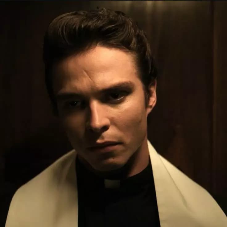 Padre Charlie Mayhew thumbnail