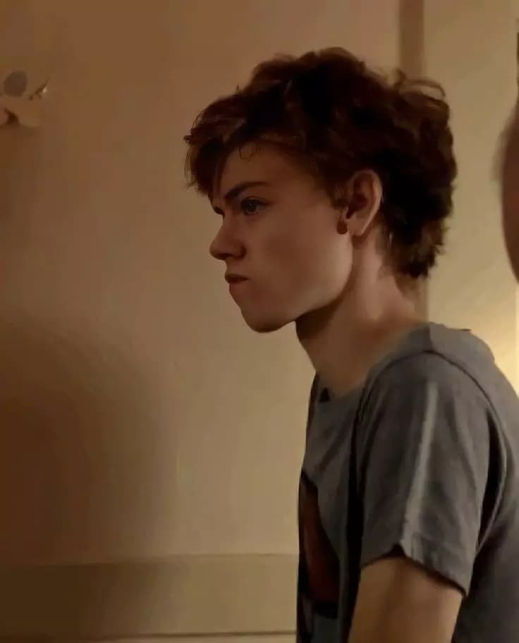 Thomas Brodie Sangster thumbnail