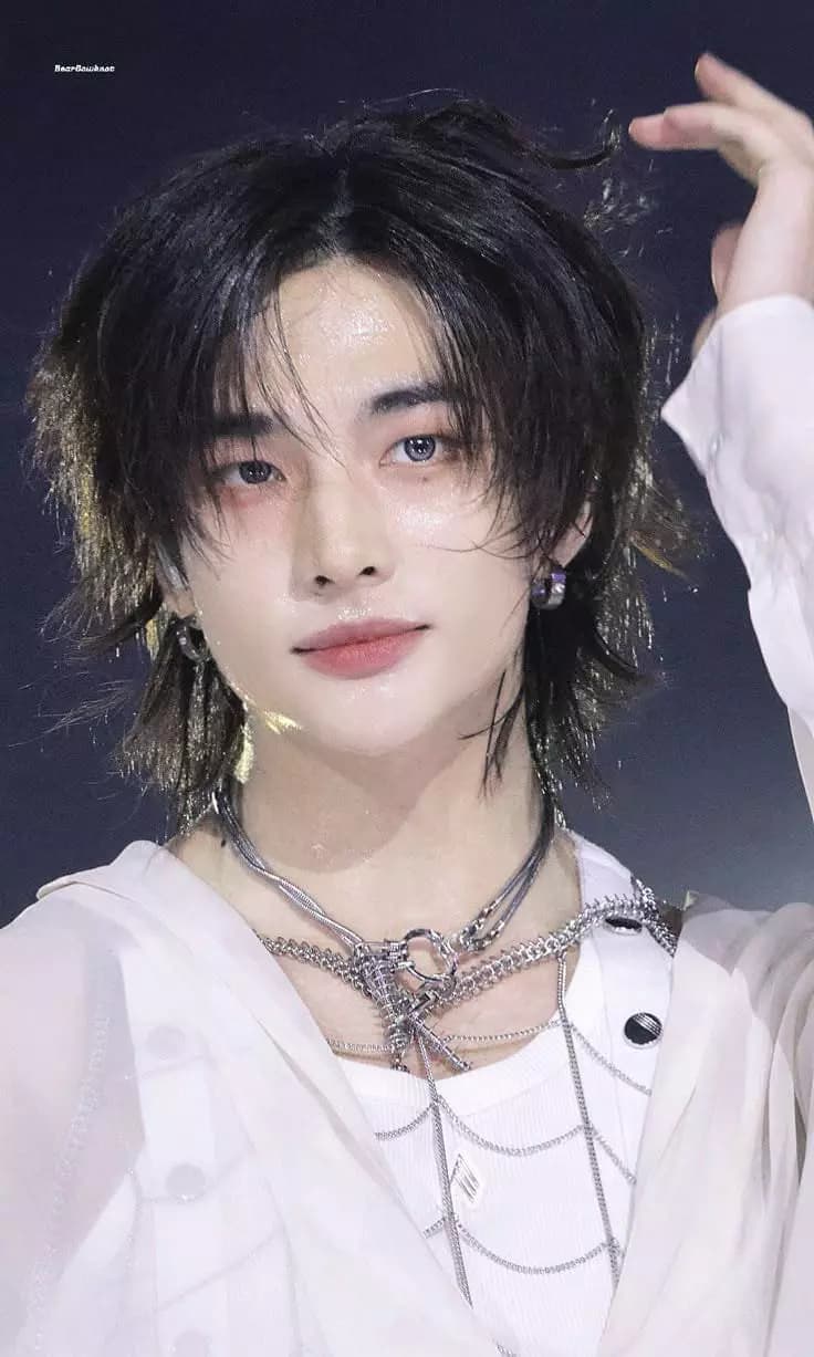 Hwang Hyunjin thumbnail