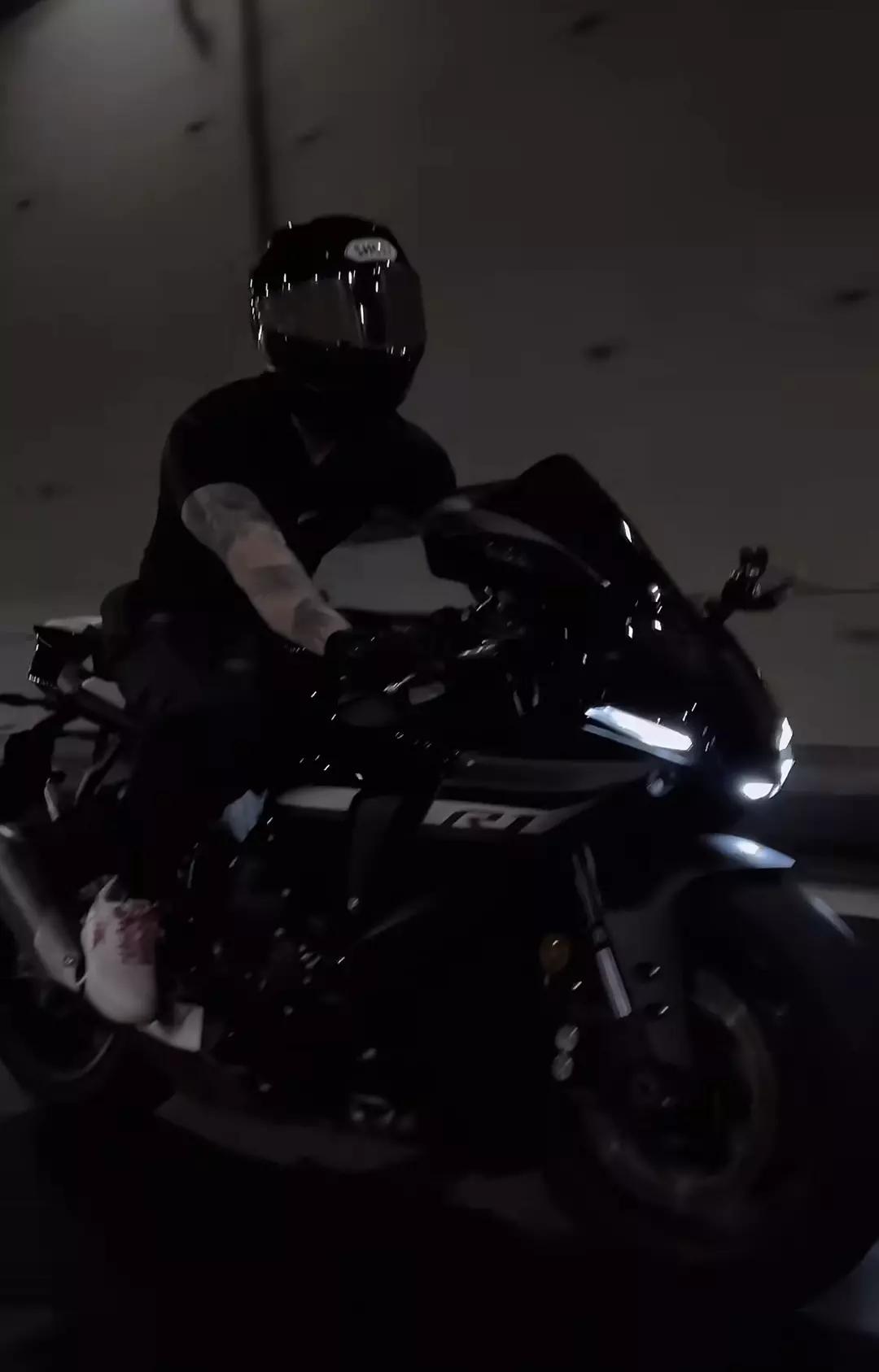 Biker Boyfriend 🌹🔥🖤⛓️ thumbnail