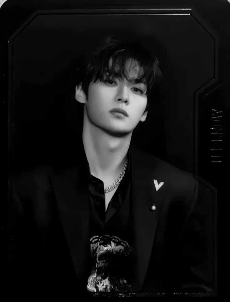 Lee Know thumbnail