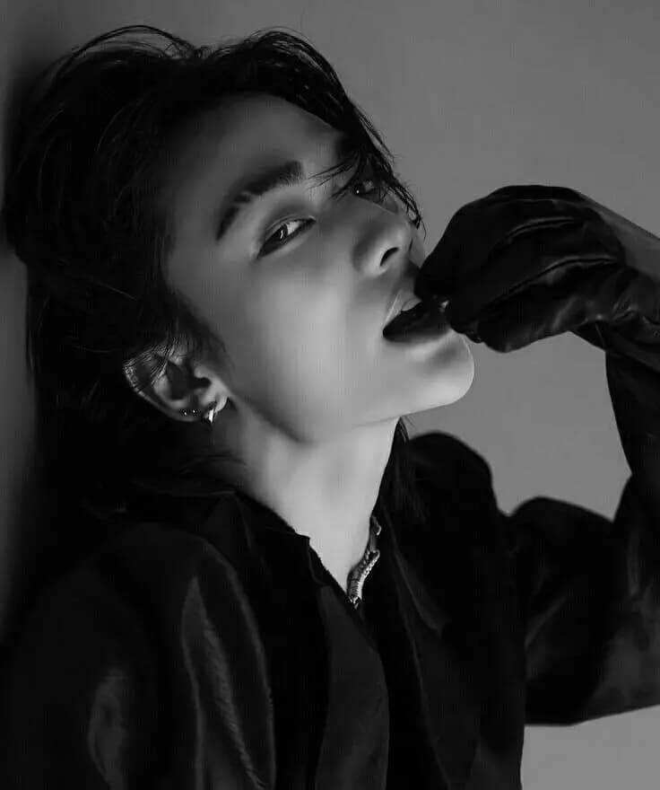 Hwang Hyunjin thumbnail